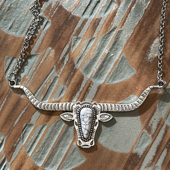 NWT White Turquoise Longhorn Bull Head Boho Necklace - Picture 6 of 12